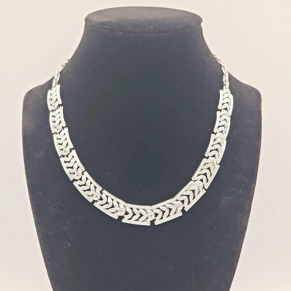Coro Silver Tone Chevron Link Necklace – Vintage Statement Collar